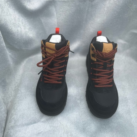 Women’s Ugg Highland Hi Heritage - Picture 3 of 9